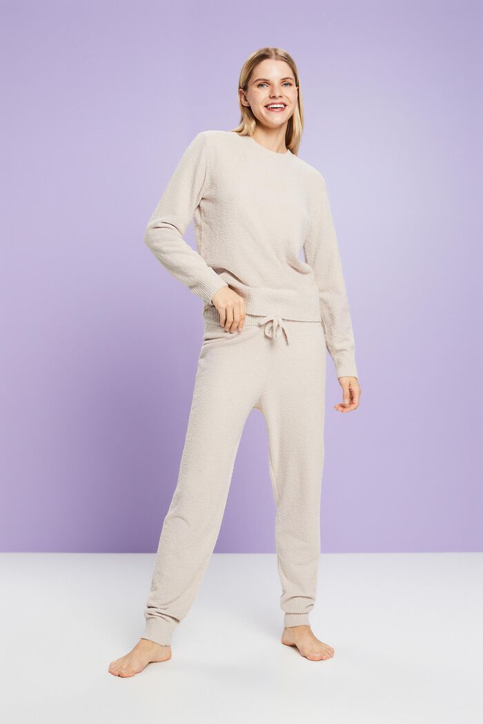 The Best Loungewear, From Cashmere Sweatpants to Cozy Sweatshirts