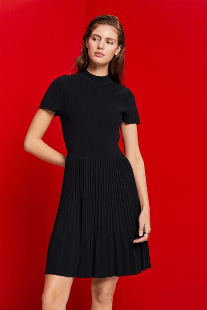 ESPRIT - Pleated mini dress with long-sleeves & crewneck at our